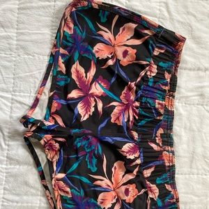 Roxy women’s swim trunks, Lg.